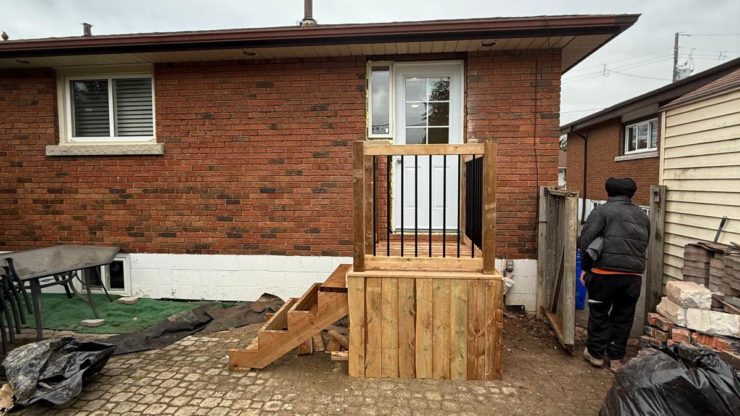 Door Extraction & Deck Construction – 246 West 16th Street, Hamilton, ON